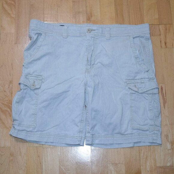 ST. JOHN'S BAY Men's Sz 40 COMFORT ! STRETCH WAIST Cargo Shorts - EXCELLENT - Picture 1 of 6
